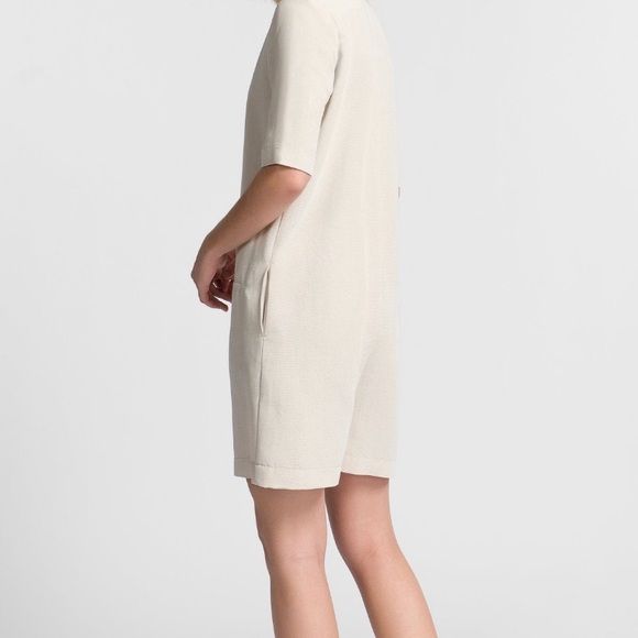 Aakasha Cream Front Zipper Playsuit Size Large (NWT) - Picture 4 of 11